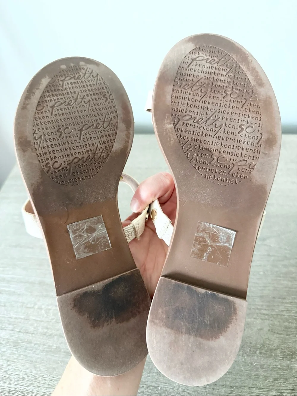 Kensie Women’s Cream Studded Slide Sandals Size 7